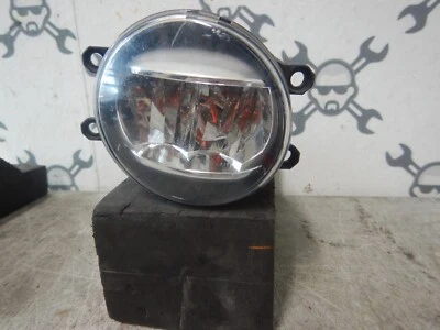 Faro antiniebla delantero derecho OEM LEXUS ES350 NX300H 2015 A 2021 Foto 1 de 4