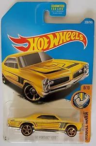 2017 Hot Wheels 67 PONTIAC GTO #359 yellow - Muscle Mania 8/10 - HW 1:64 - Picture 1 of 1