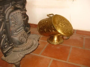 ANTIQUE GEORGIAN EMBOSSED BRASS GOOD OF FIRE FIREPLACE COAL BUCKET W/ SCOOP 18th - Picture 1 of 8