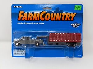 GMC Dually Pickup Truck With Gooseneck Grain Trailer By Ertl 1/64 Scale NEW