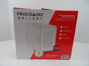 Frigidaire Gallery 9 latas belleza espejo iluminado nevera - blanco portátil - Imagen 1 de 6