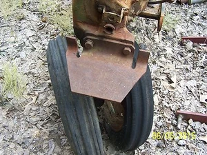 JD JOHN DEERE MT,40,420,430 FRONT CULTIVATOR BRACKET - Picture 1 of 3