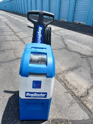 Máquina de champú limpiador de alfombras Rug Doctor Mighty Pro X3 MP-C3 + accesorio Foto 1 de 4