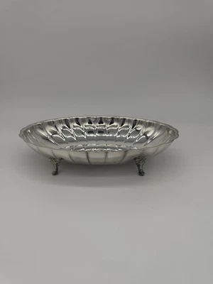Vintage William WM A Rogers Silverplate Oval Scalloped Footed Dish 11.5" x 7.5" - Image 1 of 3