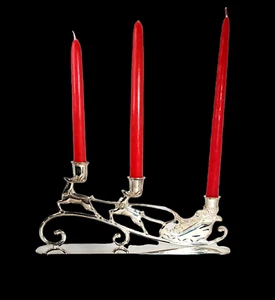 Candelabro trineo de Santa International Silver Company con velas rojas - Imagen 1 de 7
