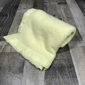 Vintage Yellow Baby Blanket waffle weave thermal acrylic nylon binding NO TAG - Picture 1 of 4