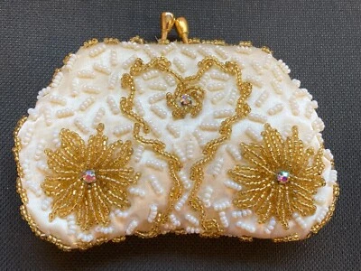 Ручной бисером монета сумочки белый и золотой Гонконг 1960-х моды моды мод атласной подкладки - Изображение 1 из 4