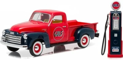 1950 GMC 150 PICKUP GULF OIL WITH GAS PUMP 1:18 by GREENLIGHT 12984 NEW IN BOX - Image 1 of 4