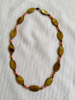 Kette, Halskette aus goldbraunem Perlmutt und Zuchtperlen - Bild 1 von 2