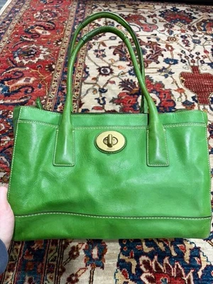 Coach Madison Madeline Tote Green Leather Turnlock Shoulder Bag flaw - Image 1 of 4