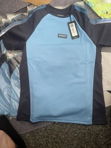 Boys Mackenzie T-shirt Size 12 To 13 - Picture 1 of 4
