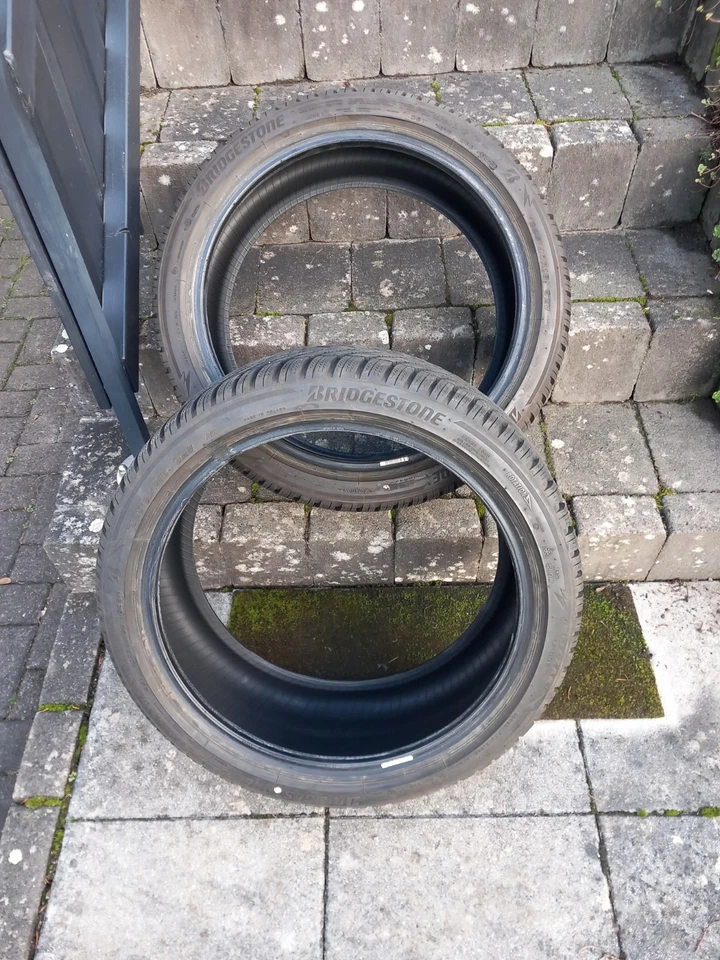 2 Winterreifen 225/40 R18  92 V  XL  Blizzak   LM 005   BRIDGESTONE - Bild 1 von 4