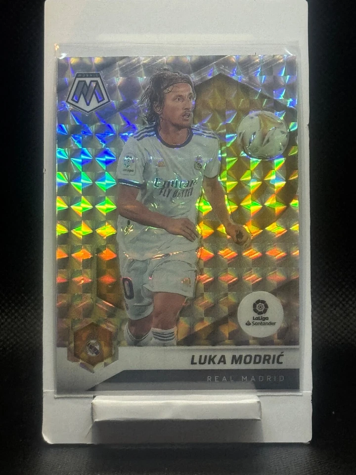 2021-22 Panini Mosaic La Liga - Luka Modric #85 Mosaic Prizm - Image 1 of 3