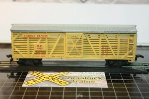 HO Bachmann 40' Stock Car Union Pacific 4020 (M81639) - Picture 1 of 12