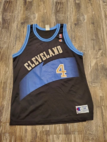 VINTAGE 1990's NBA Champion Cleveland Cavaliers Shawn Kemp Jersey Size 44 Cavs Cover