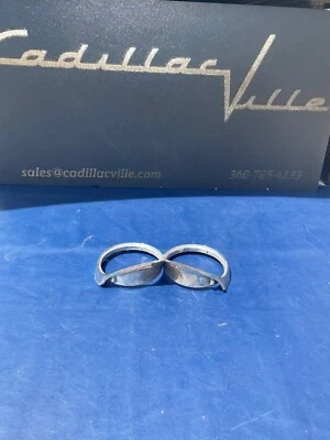 Faro Cadillac 1963 bisel cromado LH usado DeVille Calais Fleetwood Eldorado 2 Foto 1 de 4