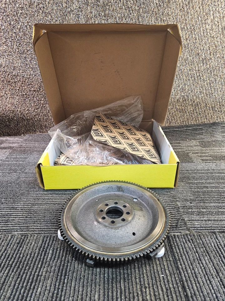 Volante de inercia de masa única LuK LFW287 para Toyota Celica 2005-2006 Corolla 2000-2005 Foto 1 de 4