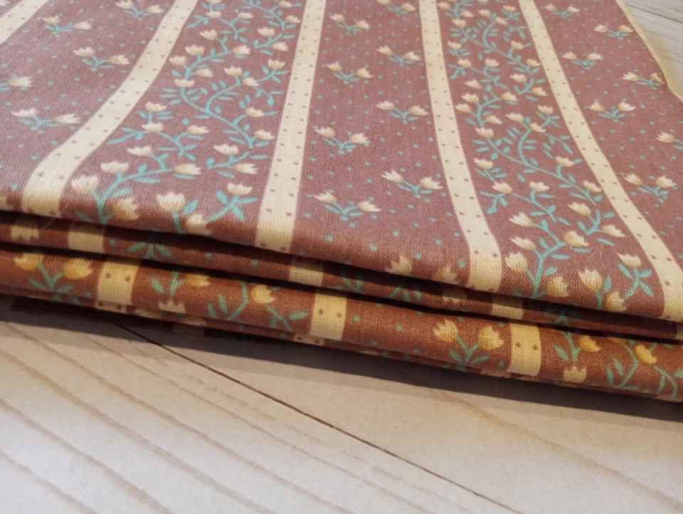 Tela de tulipanes a rayas malva pulida de polialgodón Chintz vintage por comprar Foto 1 de 1