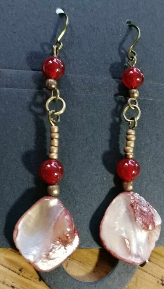 Подлинный ручной работы крюк подвеской стекла, красного камня и абалона бисером серьги   - Изображение 1 из 4