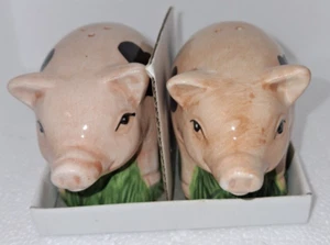 Two Little Pigs Salt and Pepper Shakers New Open Box - Picture 1 of 5