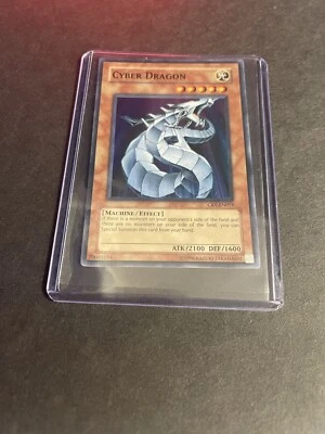 Yu-Gi-Oh! Cyber Dragon CRV-EN015 Unlimited Rare Holographic Card - Image 1 of 2