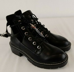 pull and bear cut out boots