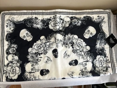 ¡NUEVO! "Faleza de seda Williams Sonoma (1) ~ calaveras y flores ~ 22 X 22""" Foto 1 de 4