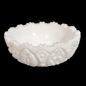 Tazón de postre L E Smith plato de caramelo vaso de leche blanco 4,5"" x 1,75"" paneles florales - Imagen 1 de 5