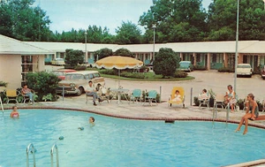 POSTAL VINTAGE VALDOSTA GA CARRETERA GENTE EN LA PISCINA AÑOS 60 061622 R - Imagen 1 de 2