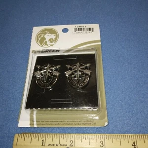 PAIR OF  - US ARMY SPECIAL FORCES - DUI PINS - NEW - Picture 1 of 3