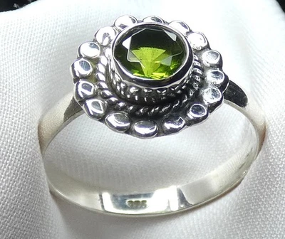 💚Ring 925 Silber Gr 18,1 (57) runder fac. Peridot - Olivin Blütendesign UNIKAT - Bild 1 von 4