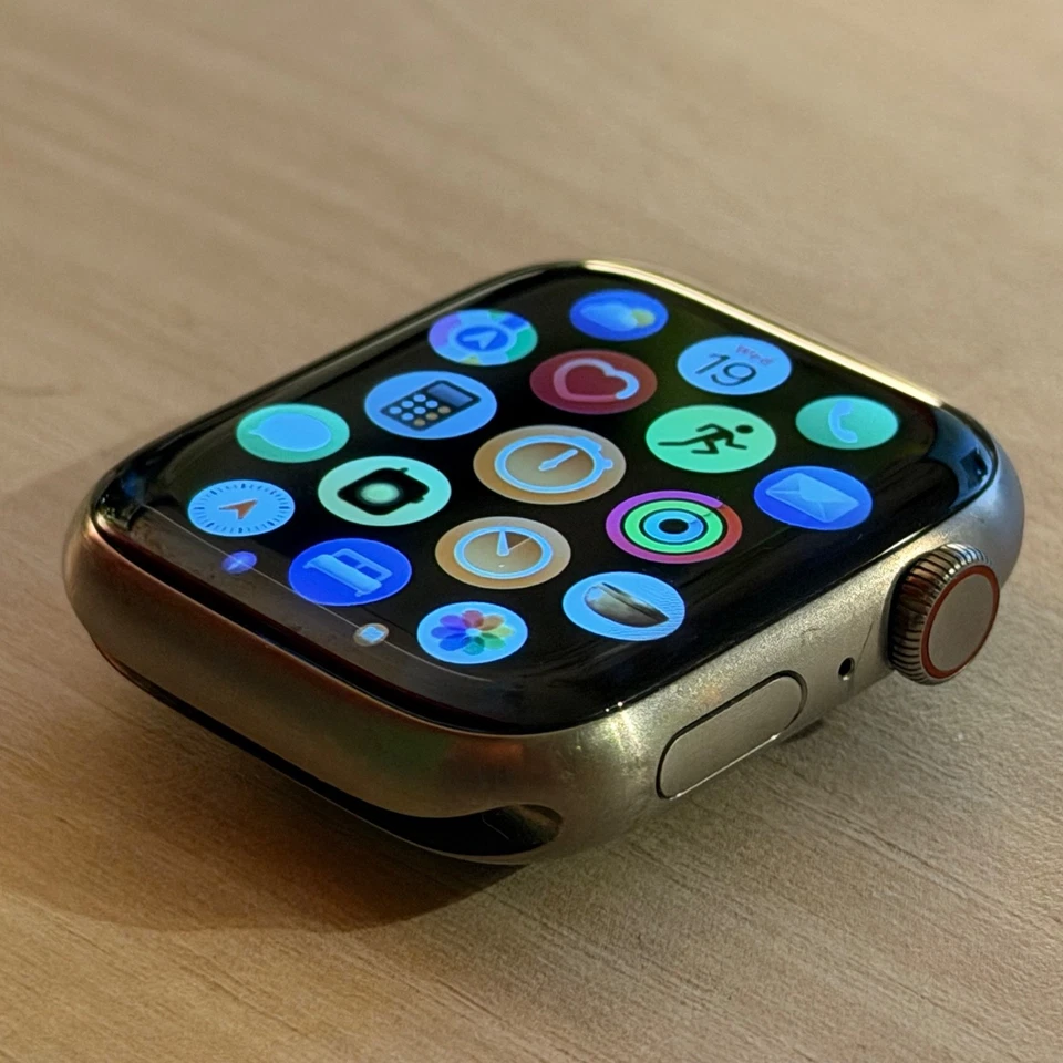 Apple Watch Series 7 45 Edition Titan Natural + Original Leder Armband Cellular - Bild 1 von 4