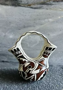 Signed Native American Navajo Pottery Wedding Vase - E. McCabe - Picture 1 of 6