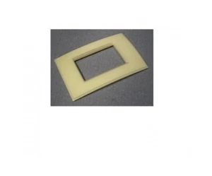 legrand 685703 vela placca quadra 6 moduli colore giallo paglia riflessi - Foto 1 di 1