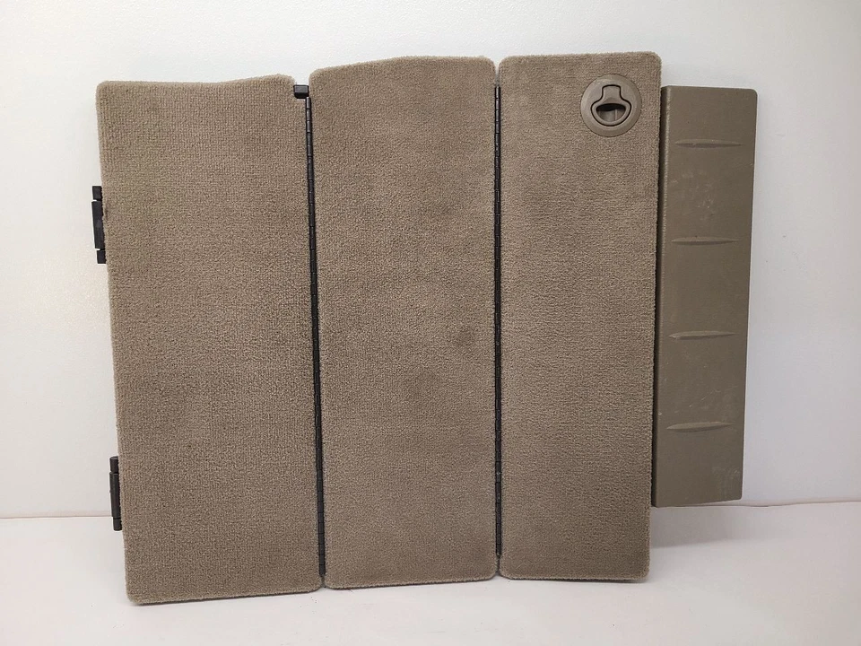 2012 TOWN and COUNTRY Cargo Cover Storage floor door Behind Passenger seat  Foto 1 de 4