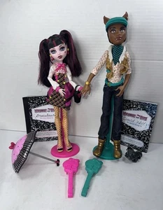 Monster High Forbitten Love Dolls Draculaura Garra Lobo Soporte Diario Paraguas - Imagen 1 de 18