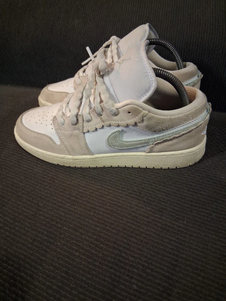 Nike Air Jordan 1 Low SE Zapatos Niños 6.5Y W 8 Guava Hielo Jade Blanco Hielo DZ5356-800 Foto 1 de 4