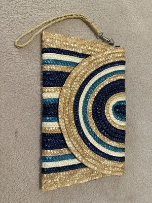 Cartera clutch tejida Mudpie azul tostado blanco Foto 1 de 4