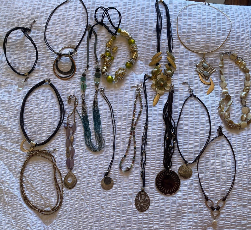 Lote de 16 colares trabalhados em Silpada e artista em muito bom estado - Imagem 1 de 4