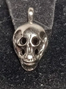 Vintage Halloween Skull Pendant Silver Tone Metal Heavy Rare Costume JEWELRY  - Picture 1 of 16