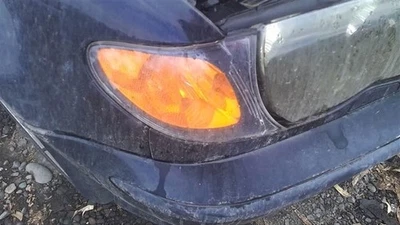 Passenger Corner/Park Light Park Lamp-turn Signal Fits 02-05 BMW 320i 26626421 - Image 1 of 4