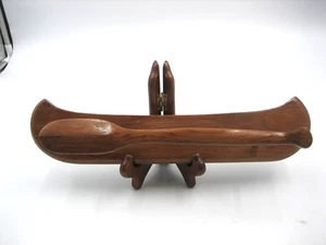 Colgante de pared vintage de madera para canoa y remo firmado y fechado hecho a mano - Imagen 1 de 9