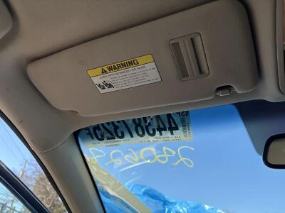 Used Left Sun Visor fits: 2016 Hyundai Sonata roof illuminated VIN 2 5th digit m - Image 1 of 4