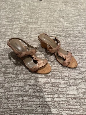 Donald/Pliner 7.5 Women Cork Heels with Pink Weave. (Brand new with tags) — 第 1/3 张图片
