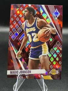 2023-24 Panini Phoenix Magic Johnson Red Ice #80 - Los Angeles Lakers - Imagen 1 de 2