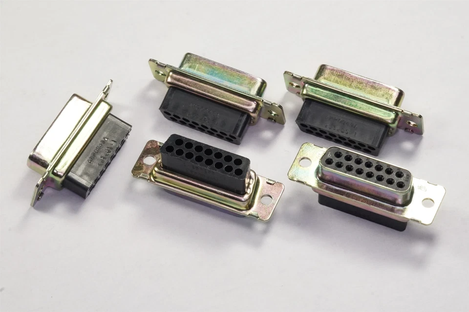 Lot of 5 205205-1 AMP D-Sub Connector Receptacle 15 Pos Female Vert A Shell DA - Image 1 of 1
