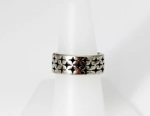 Anillo de plata esterlina firmado SL con patrón de estrella talla 8,5 - 11876 - Imagen 1 de 12