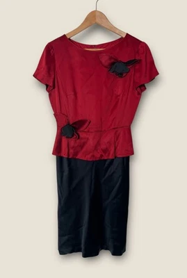 Vestido MOSCHINO Barato y Chic Rojo Negro Satén Peplum Detalle Floral AEFFE ITALIA DE COLECCIÓN Foto 1 de 4