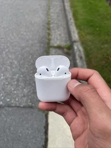 Apple AirPods 1st Generation - Photo 1 sur 5
