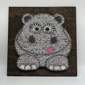 "Cuerda de hipopótamo vintage años 70 arte hilo diseño decoración de pared completa 11,75""x 11,75""" - Imagen 1 de 10